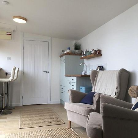 1-Bedroom Chalet With Parking On Site Looe Ngoại thất bức ảnh